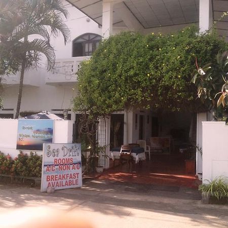 Sea Drift Hotel Negombo Buitenkant foto