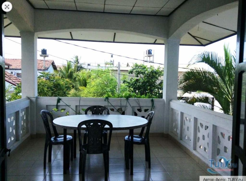 Sea Drift Hotel Negombo Buitenkant foto
