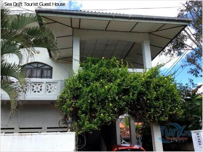 Sea Drift Hotel Negombo Buitenkant foto