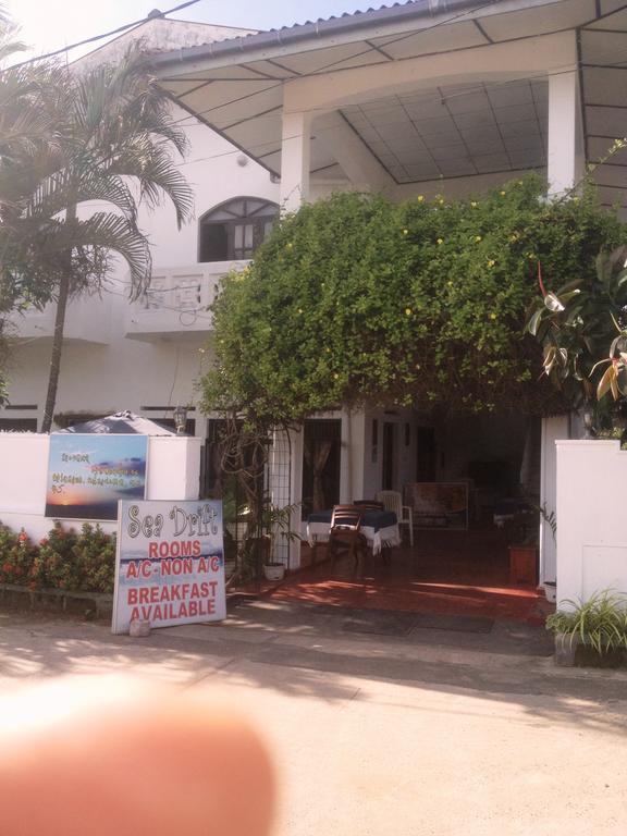 Sea Drift Hotel Negombo Buitenkant foto