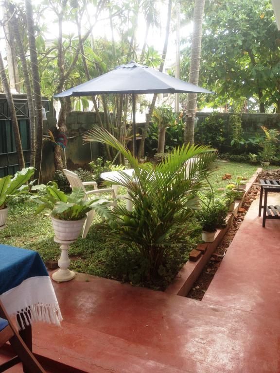 Sea Drift Hotel Negombo Buitenkant foto