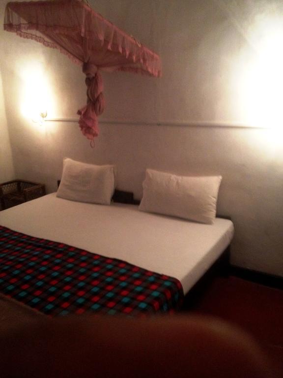 Sea Drift Hotel Negombo Buitenkant foto